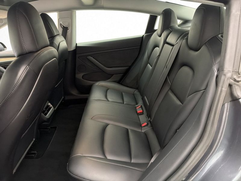 Tesla Model 3 bild 29