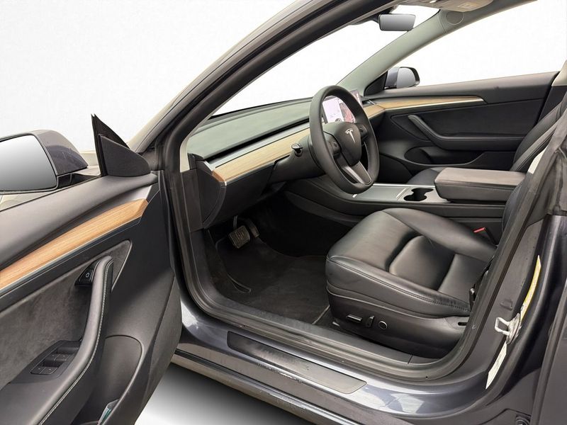 Tesla Model 3 bild 11