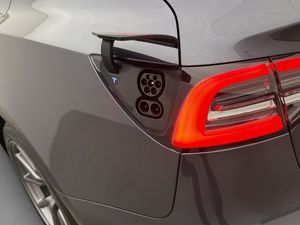 Tesla Model 3 bild 32