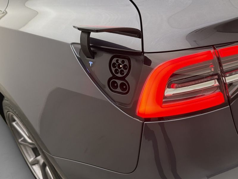 Tesla Model 3 bild 32