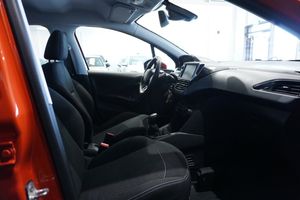 Peugeot 208 bild 13