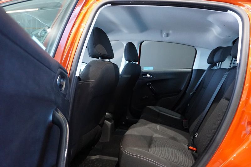 Peugeot 208 bild 8