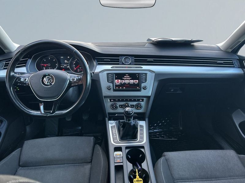 Volkswagen Passat bild 8