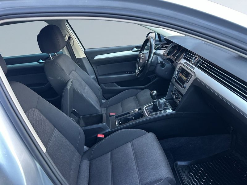 Volkswagen Passat bild 10