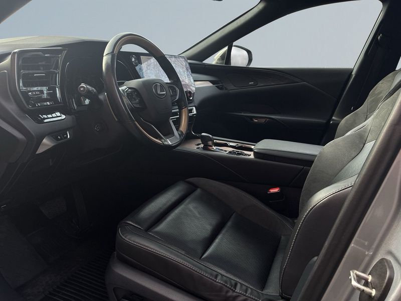 Lexus RX bild 7