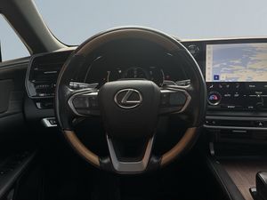 Lexus RX bild 9