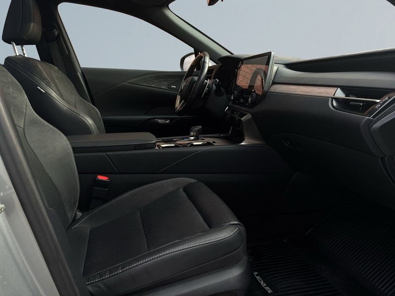 Lexus RX bild 10