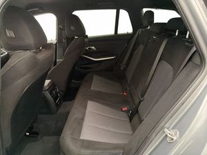 BMW 330 bild 15