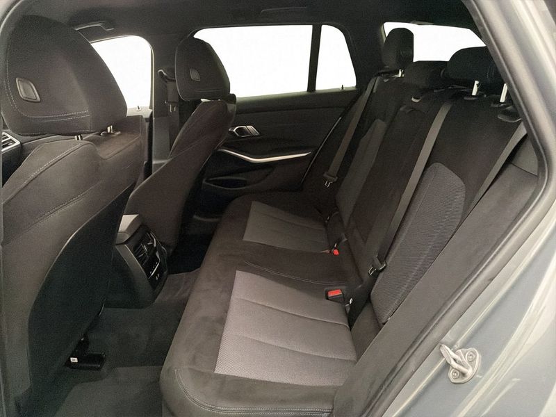 BMW 330 bild 15