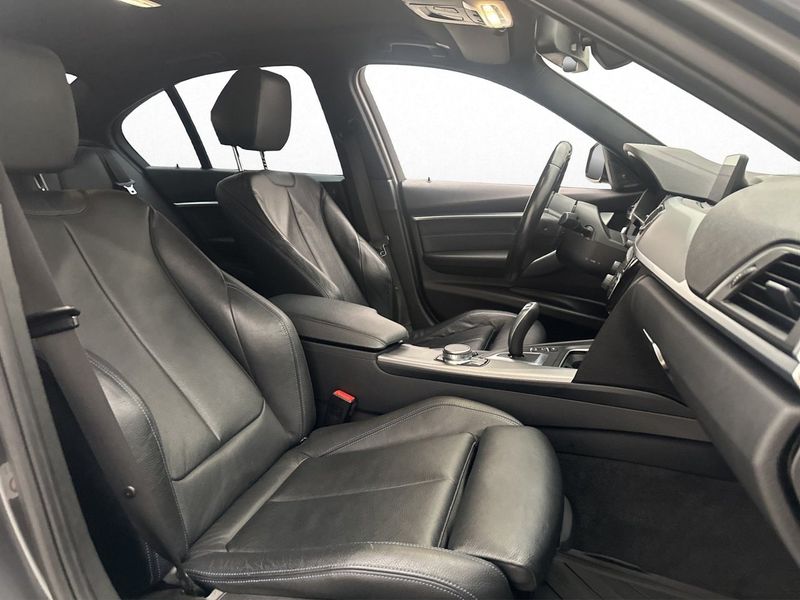 BMW 320 bild 13