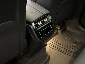 Mercedes EQE43 SUV bild 23