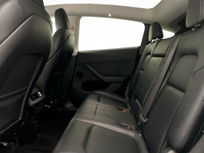 Tesla Model Y bild 15
