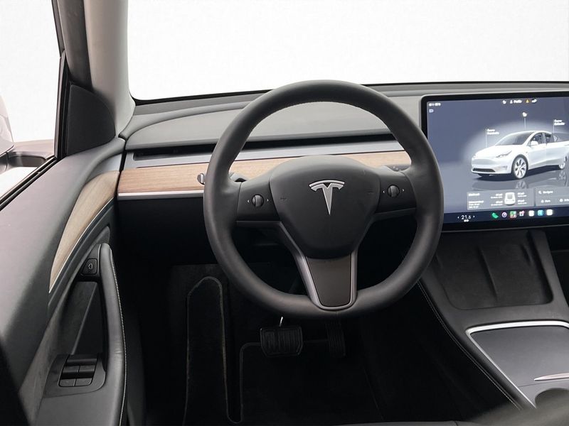 Tesla Model Y bild 16