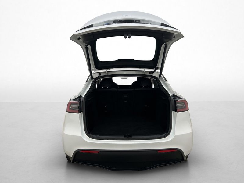Tesla Model Y bild 31