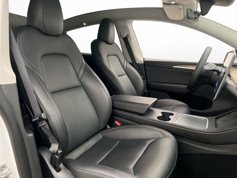 Tesla Model Y bild 13