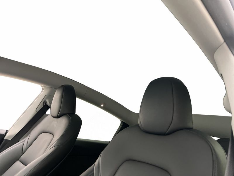 Tesla Model Y bild 12