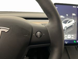 Tesla Model Y bild 18