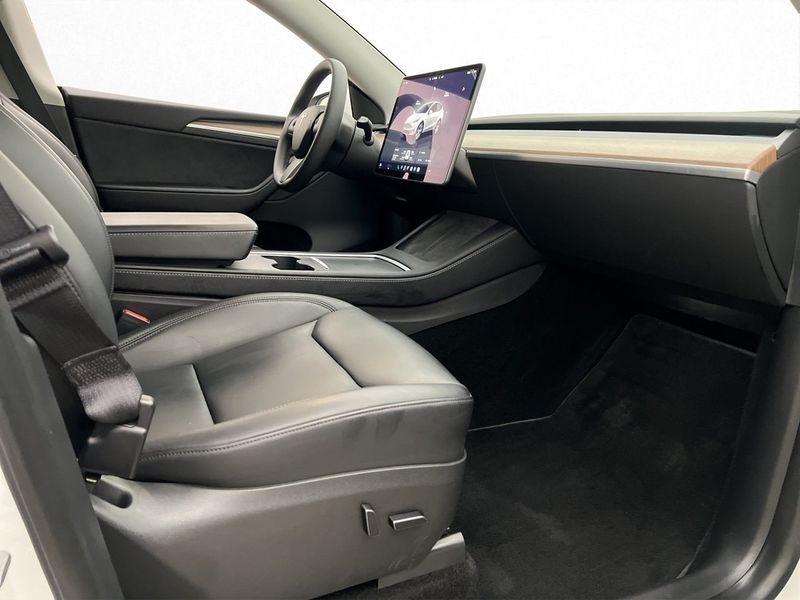 Tesla Model Y bild 14