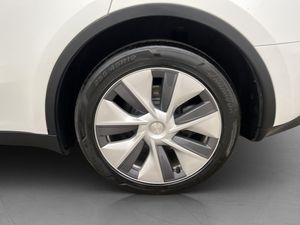 Tesla Model Y bild 35