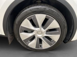 Tesla Model Y bild 37