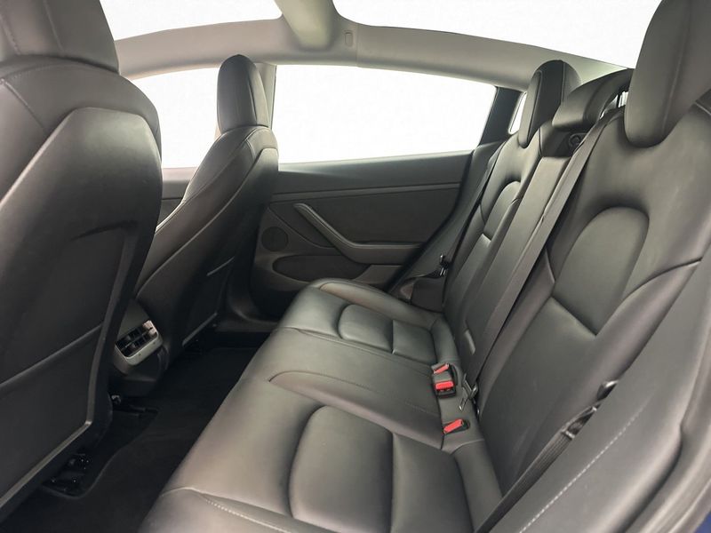 Tesla Model 3 bild 32