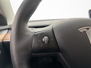 Tesla Model 3 bild 14