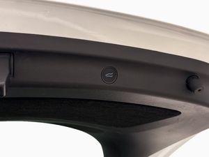 Tesla Model Y bild 30