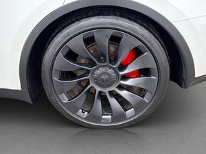 Tesla Model Y bild 33