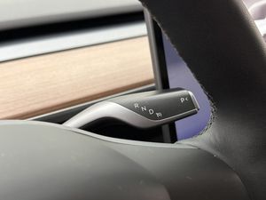 Tesla Model Y bild 15