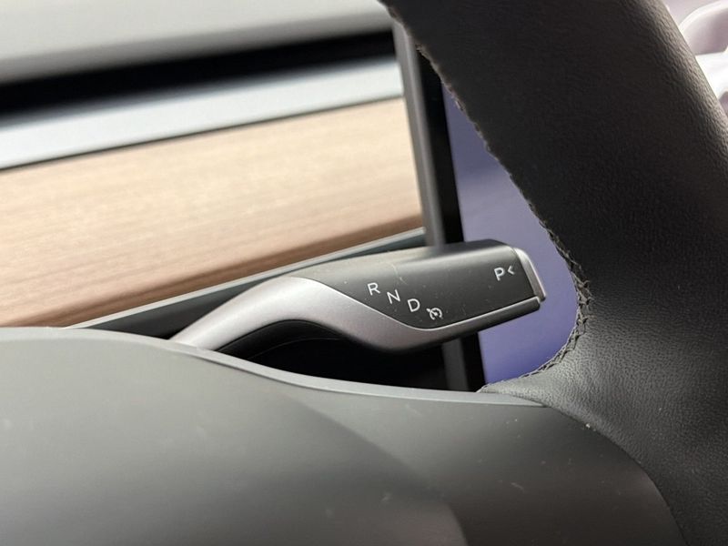Tesla Model Y bild 15