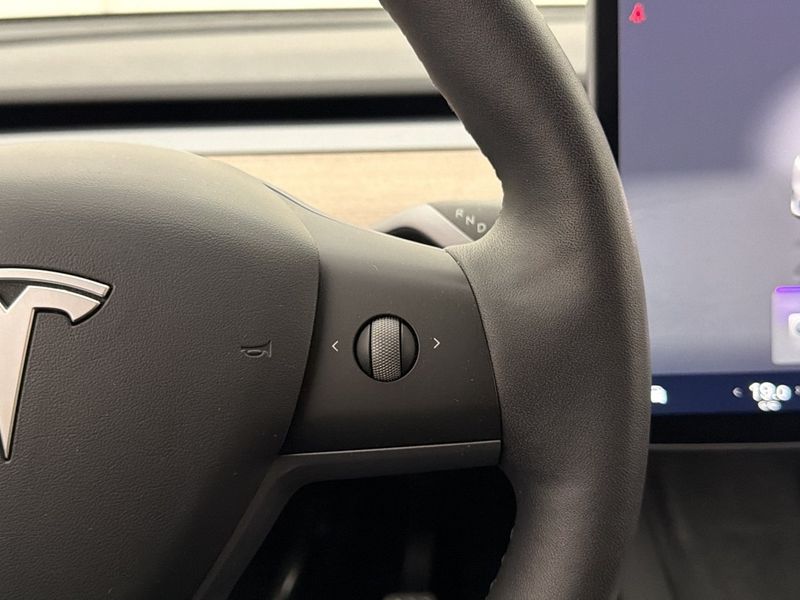 Tesla Model Y bild 14