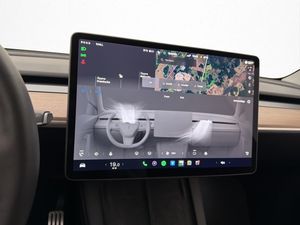 Tesla Model Y bild 25