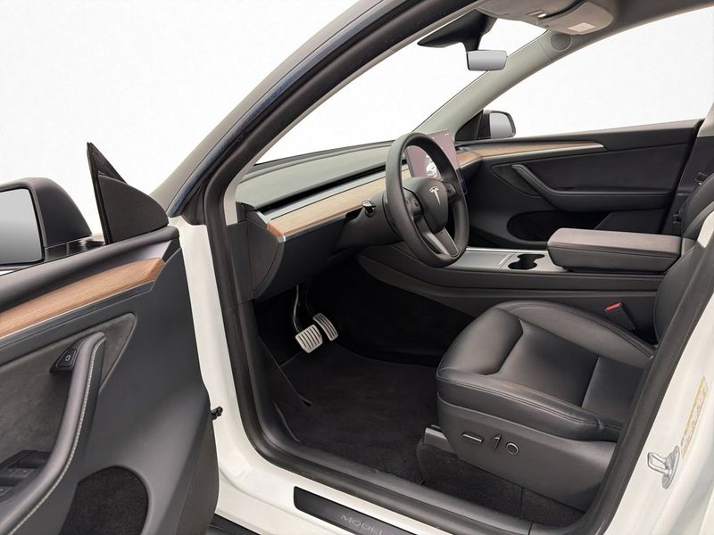 Tesla Model Y bild 10