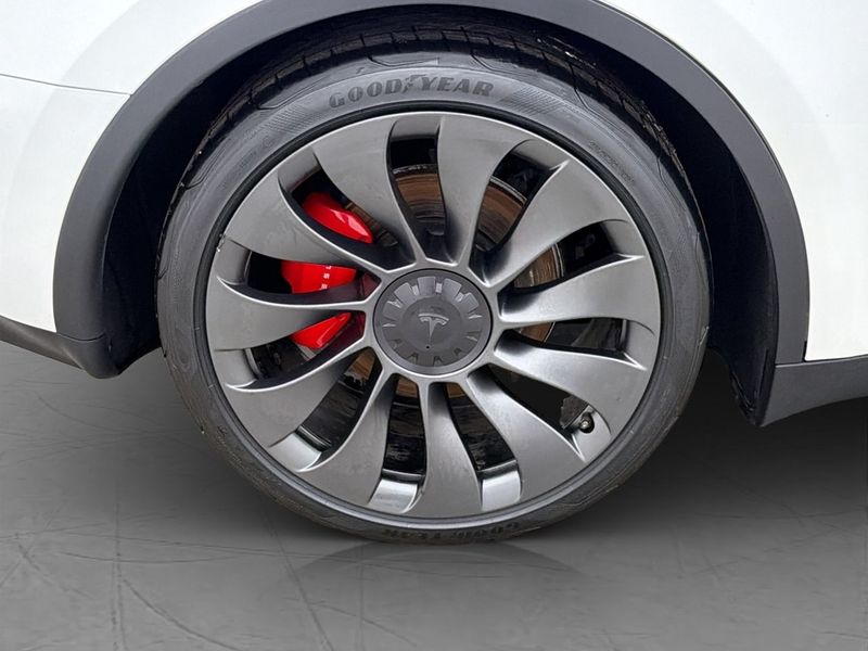 Tesla Model Y bild 35
