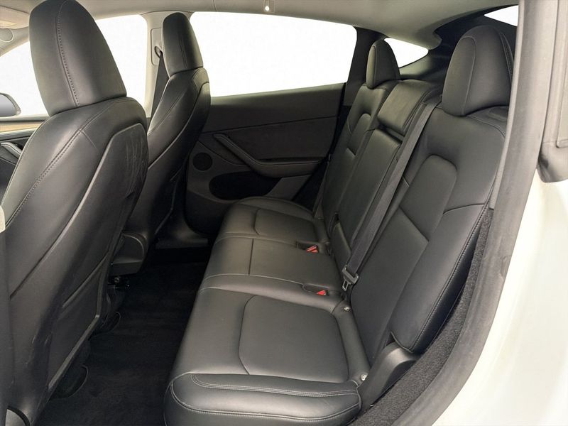 Tesla Model Y bild 28