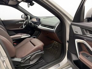 BMW iX1 bild 28