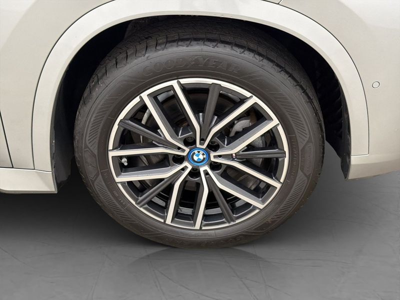 BMW iX1 bild 35