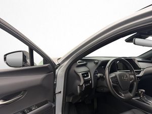 Lexus UX bild 9