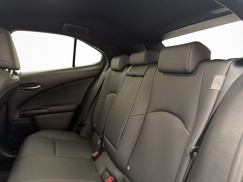 Lexus UX bild 24