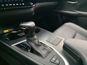 Lexus UX bild 19