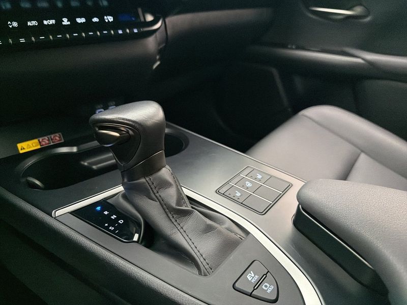 Lexus UX bild 19
