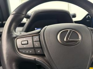 Lexus UX bild 11