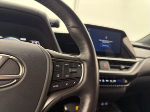 Lexus UX bild 13