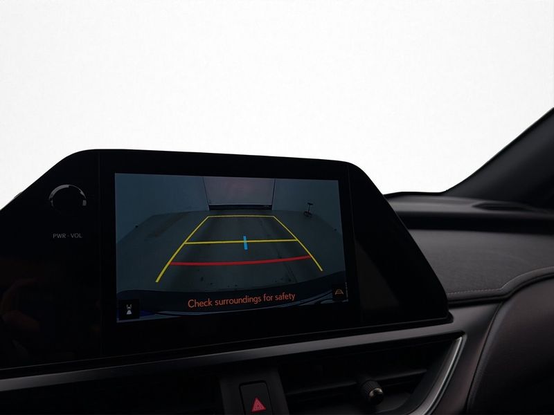 Lexus UX bild 15