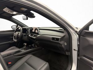 Lexus UX bild 22