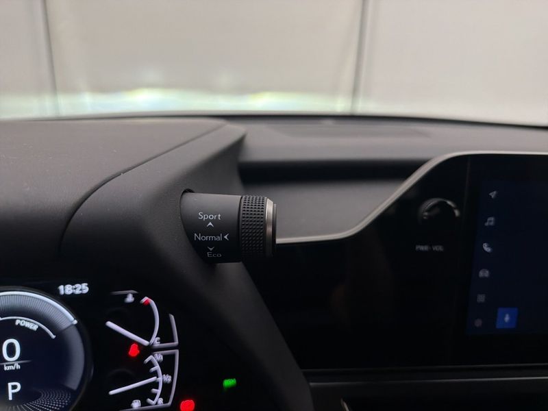 Lexus UX bild 14