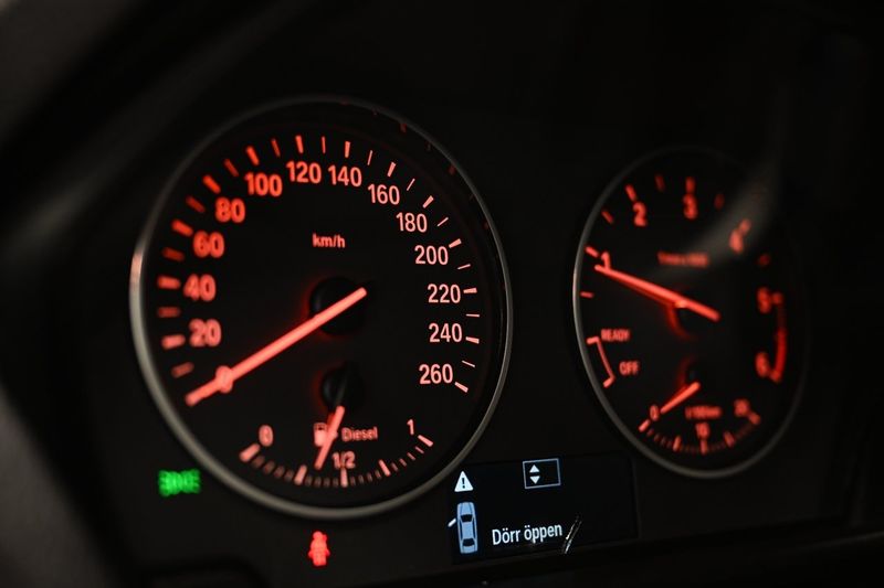 BMW 118 bild 13
