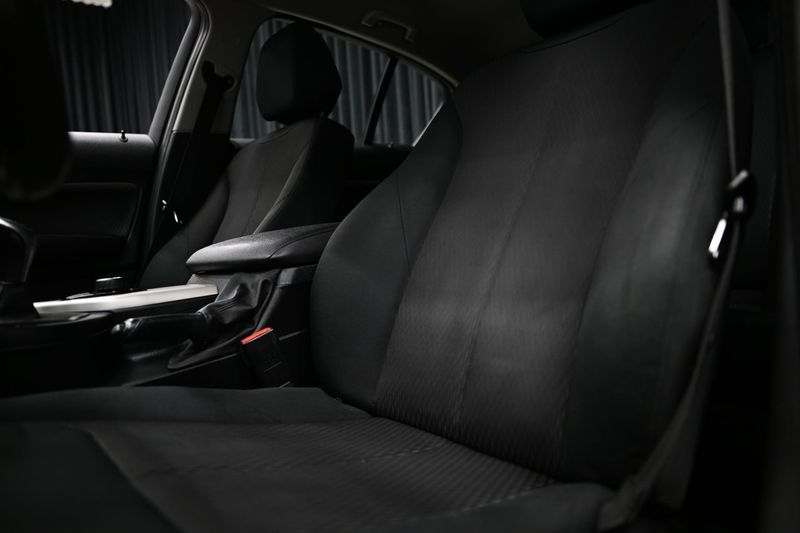 BMW 118 bild 24