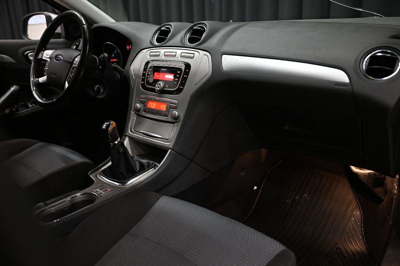 Ford Mondeo bild 18