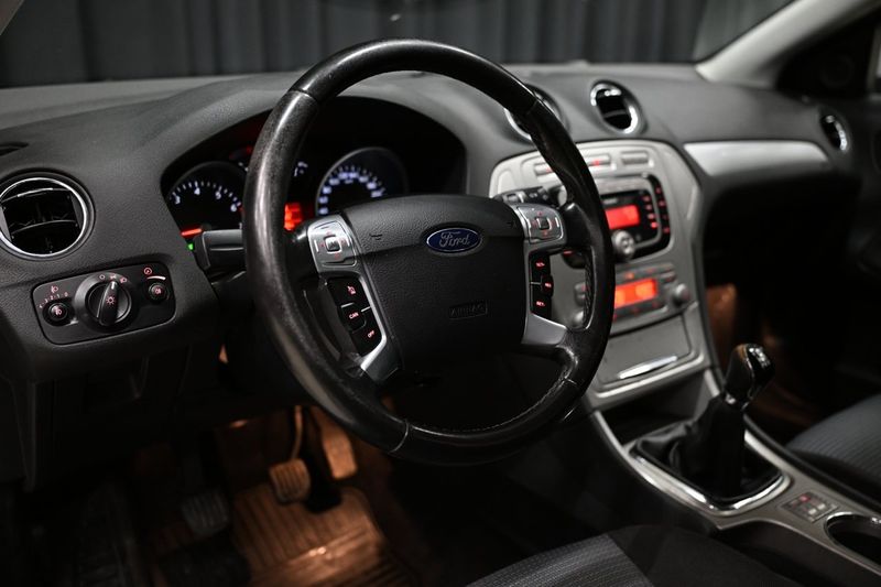 Ford Mondeo bild 12